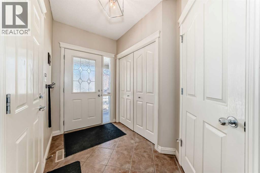 198 Everstone Drive SW, Calgary, Alberta  T2Y 4V1 - Photo 5 - A2304505
