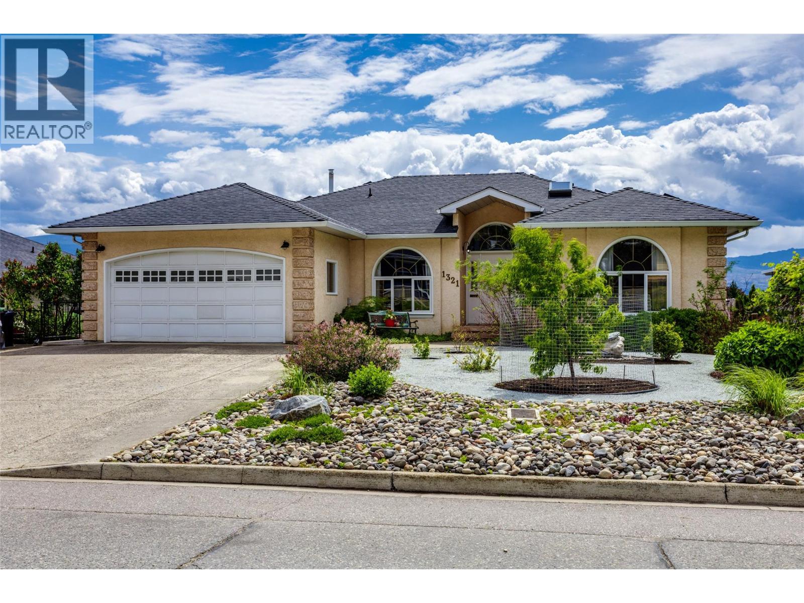 1321 Mountain Avenue, Kelowna, British Columbia  V1Y 7H3 - Photo 1 - 10388194