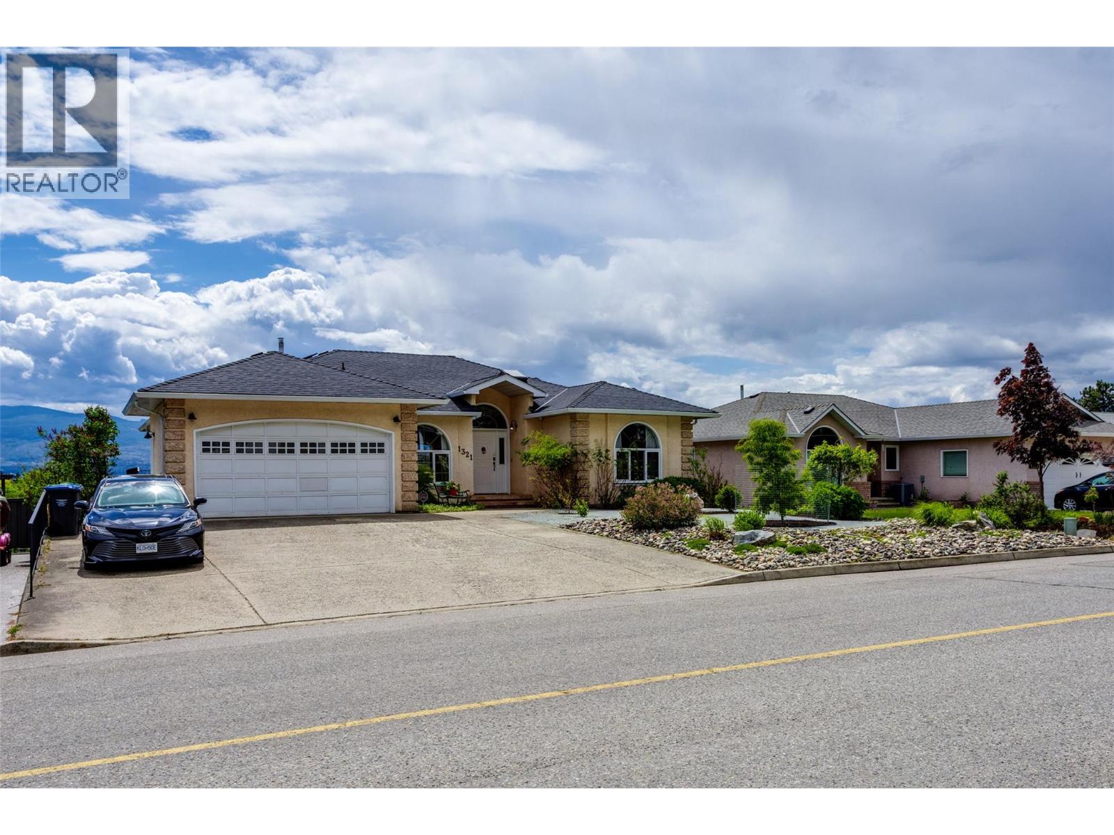 1321 Mountain Avenue, Kelowna, British Columbia  V1Y 7H3 - Photo 2 - 10388194