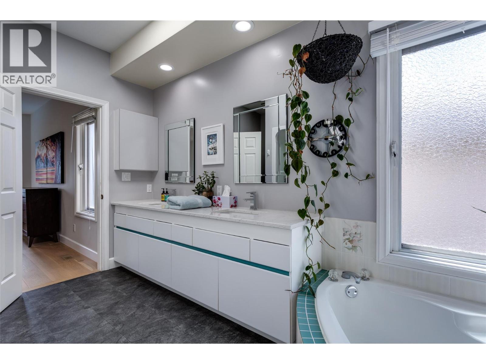 1321 Mountain Avenue, Kelowna, British Columbia  V1Y 7H3 - Photo 24 - 10388194