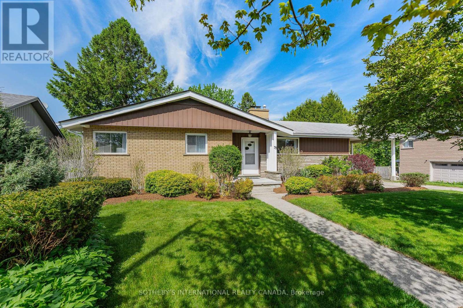 33 Linndale Road, Cambridge, Ontario N1S 3J6 - Photo 2 - X13162444