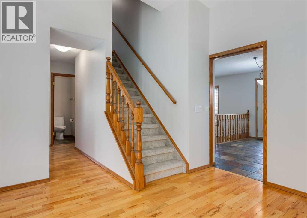 108 Sanderling Rise NW, Calgary, Alberta  T3K 3B3 - Photo 17 - A2313410