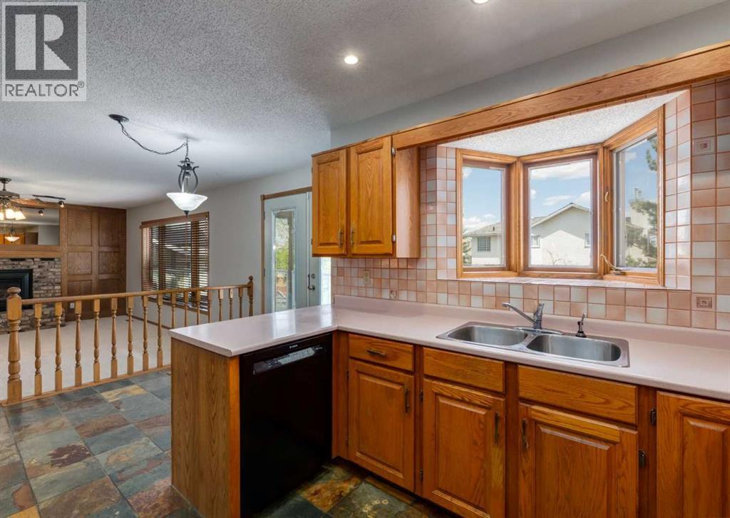 108 Sanderling Rise NW, Calgary, Alberta  T3K 3B3 - Photo 9 - A2313410