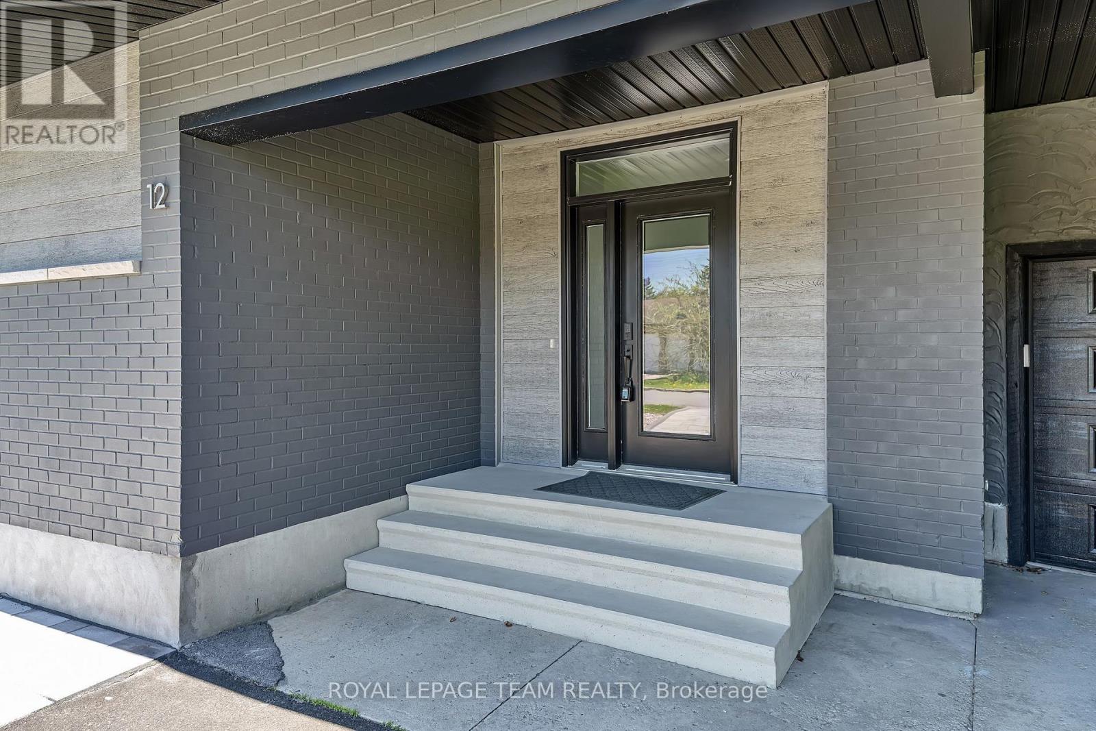12 Largo Crescent, Ottawa, Ontario  K2G 3C7 - Photo 3 - X13151342