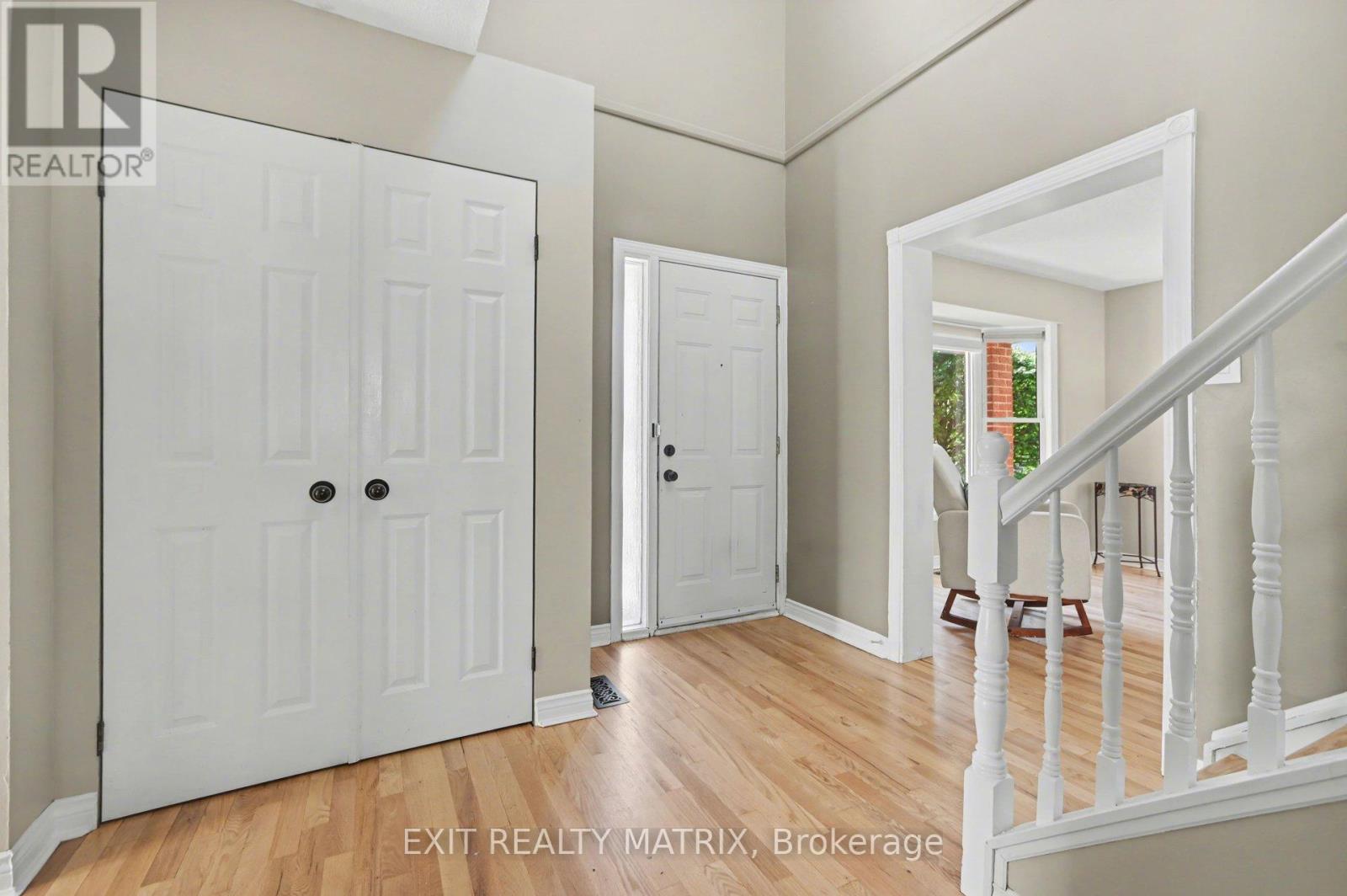 1583 Sunview Drive, Ottawa, Ontario  K1C 5A6 - Photo 2 - X13115512