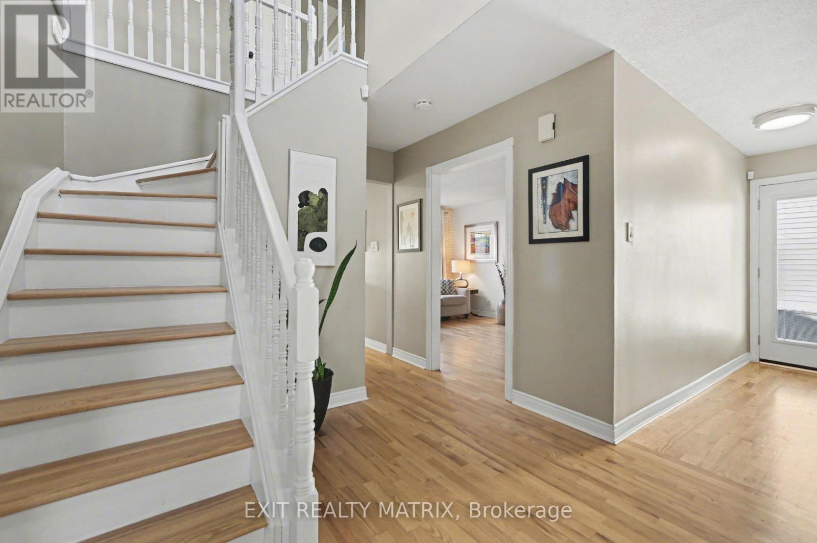 1583 Sunview Drive, Ottawa, Ontario  K1C 5A6 - Photo 3 - X13115512
