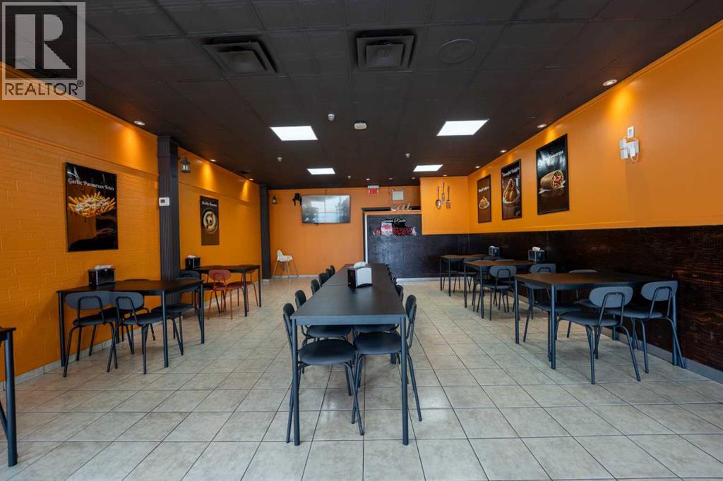 Unit 1, 5147 20 Avenue SE, Calgary, Alberta  T2B 0B1 - Photo 3 - A2313766