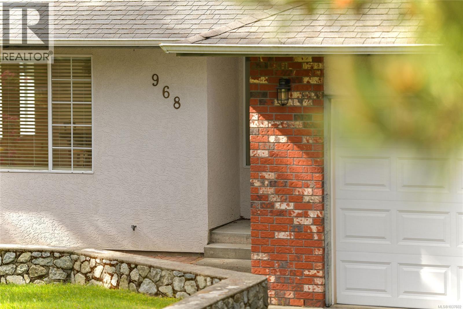 968 Greig Ave, Central Saanich, British Columbia  V8M 1A1 - Photo 13 - 1037602