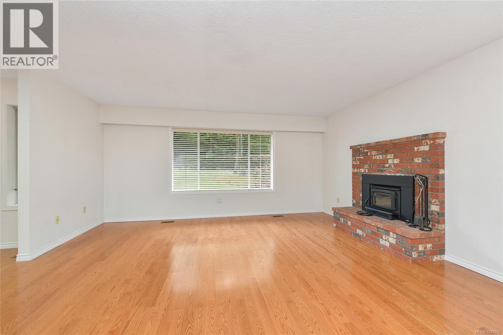 968 Greig Ave, Central Saanich, British Columbia  V8M 1A1 - Photo 3 - 1037602