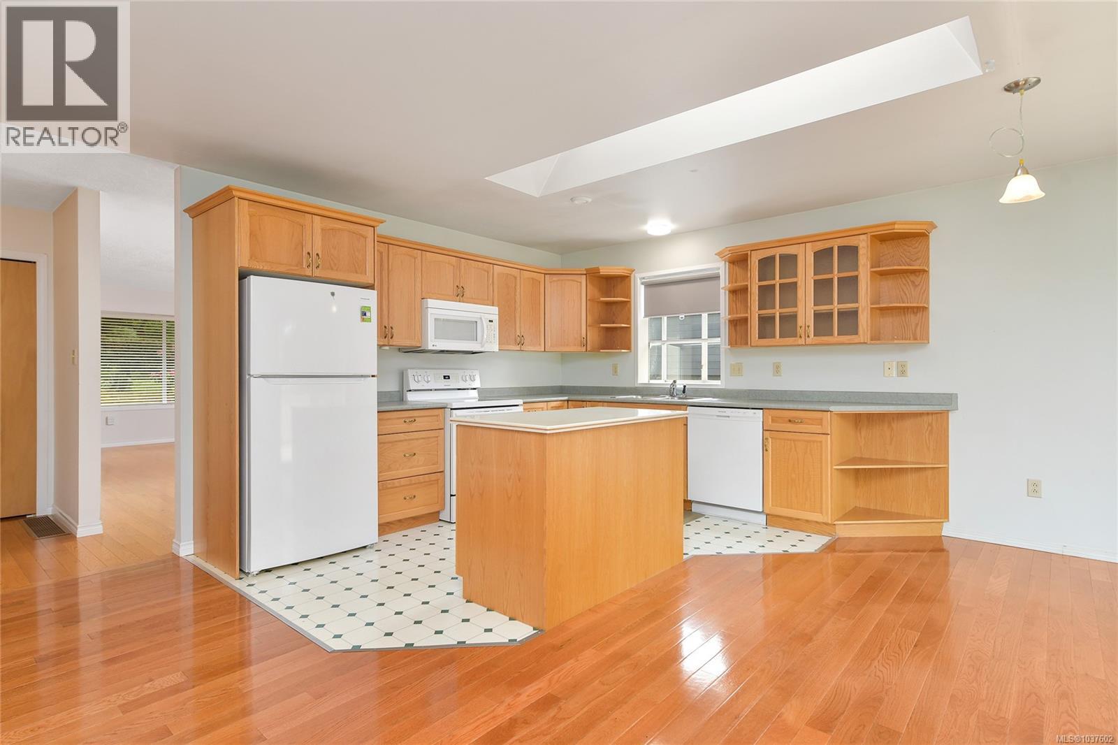 968 Greig Ave, Central Saanich, British Columbia  V8M 1A1 - Photo 5 - 1037602