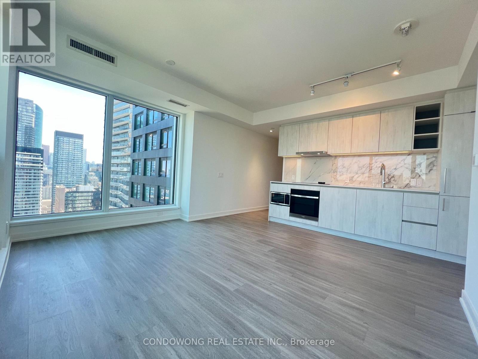 4109 - 8 WELLESLEY STREET W