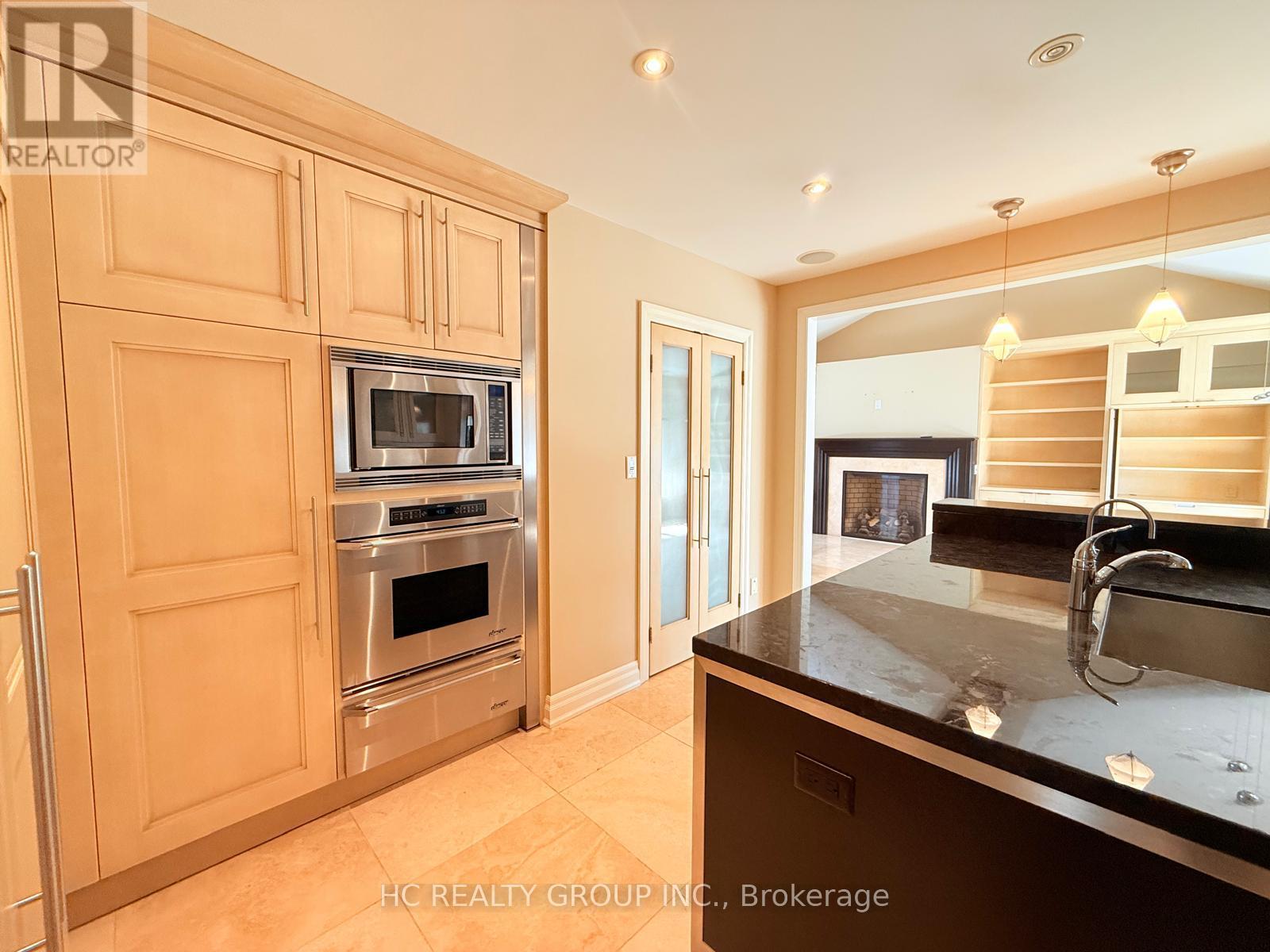 1 Tudor Gate, Toronto, Ontario  M2L 1N3 - Photo 11 - C13162624