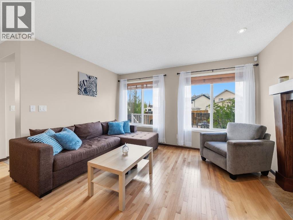 28 Cranberry Lane SE, Calgary, Alberta  T3M 0L5 - Photo 11 - A2313896