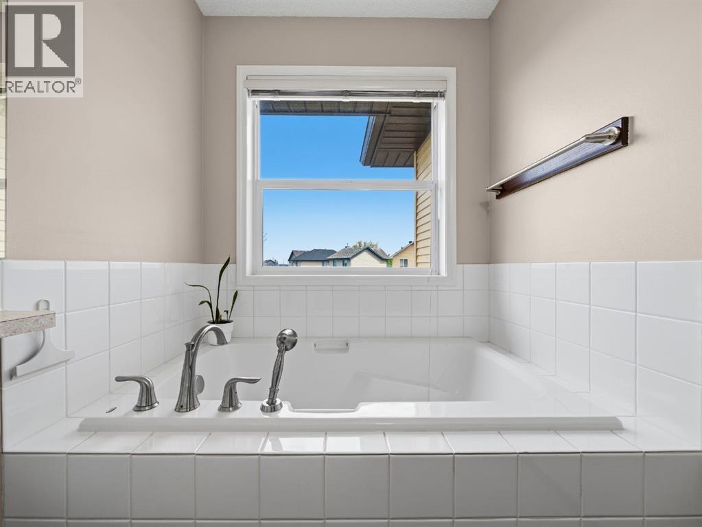 28 Cranberry Lane SE, Calgary, Alberta  T3M 0L5 - Photo 24 - A2313896