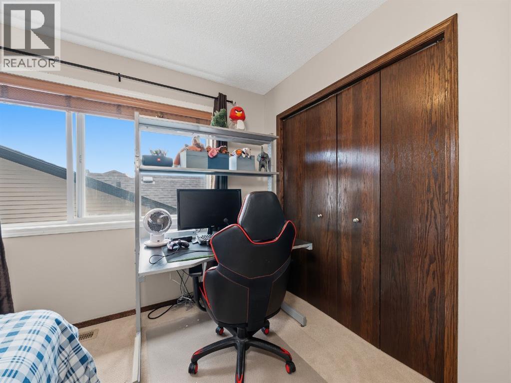 28 Cranberry Lane SE, Calgary, Alberta  T3M 0L5 - Photo 27 - A2313896