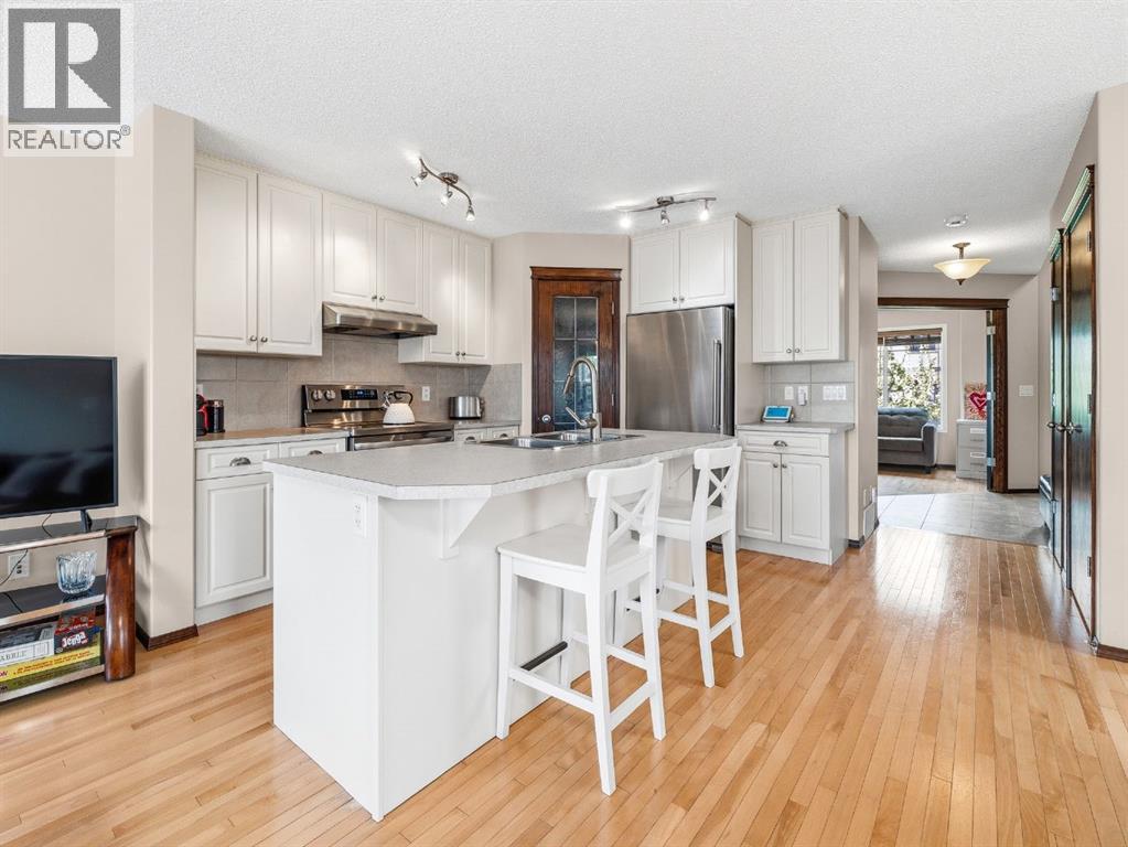 28 Cranberry Lane SE, Calgary, Alberta  T3M 0L5 - Photo 5 - A2313896