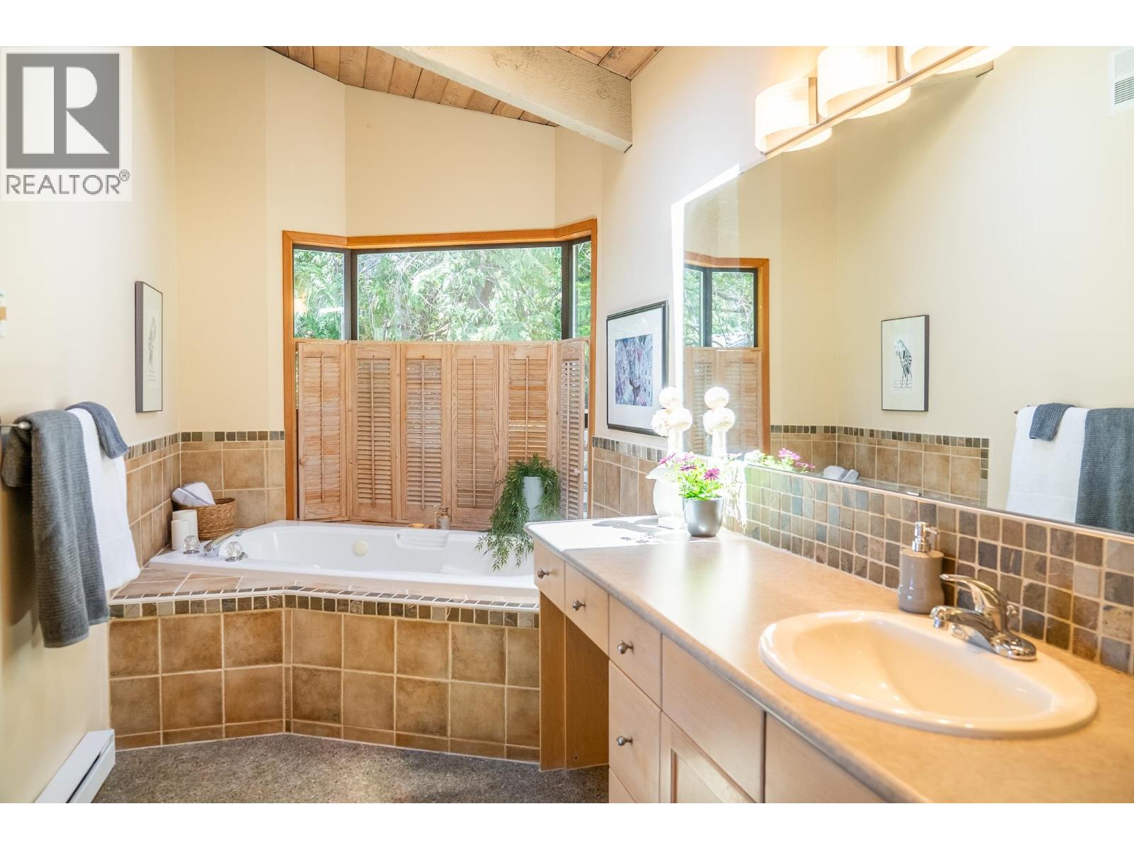 2659 Schooner Way, Pender Island, British Columbia  V0N 2M2 - Photo 19 - R3126788
