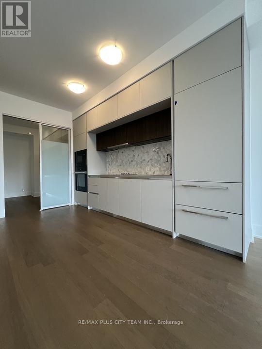 402 - 800 Broadview Avenue, Toronto, Ontario  M6A 0B1 - Photo 3 - E13162520