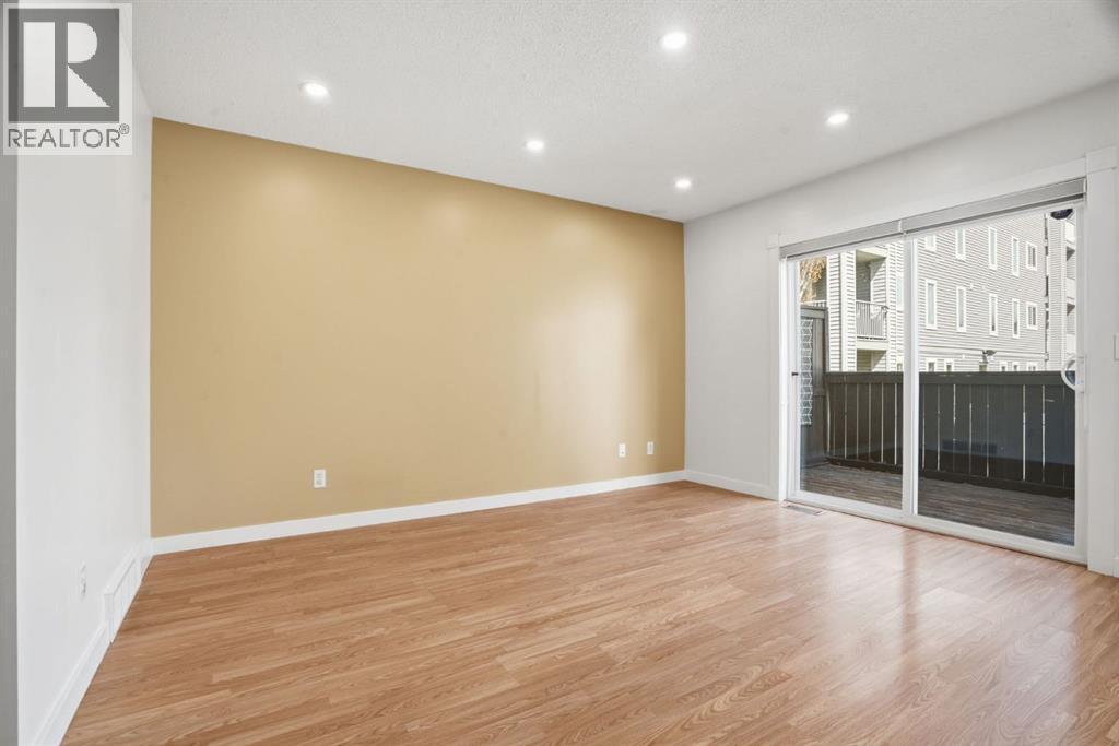 204, 760 Railway Gate SW, Airdrie, Alberta  T4B 3C5 - Photo 4 - A2313705