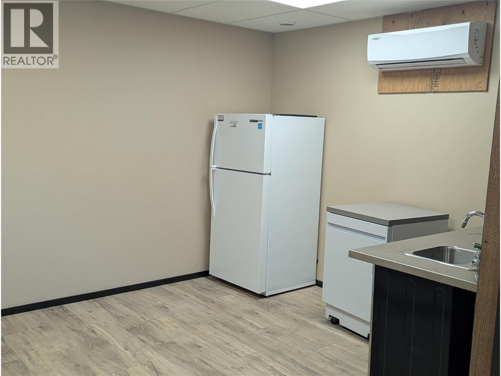 415b Dene Drive Unit# 8, Kamloops, British Columbia  V2H 1T7 - Photo 6 - 10388475