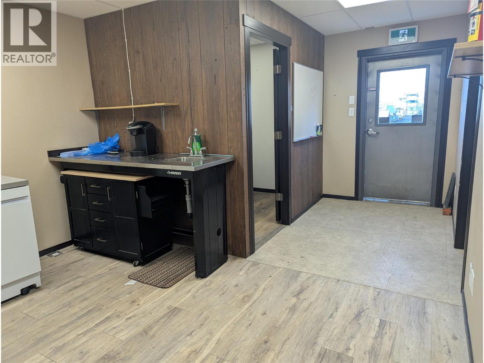 415b Dene Drive Unit# 8, Kamloops, British Columbia  V2H 1T7 - Photo 4 - 10388475