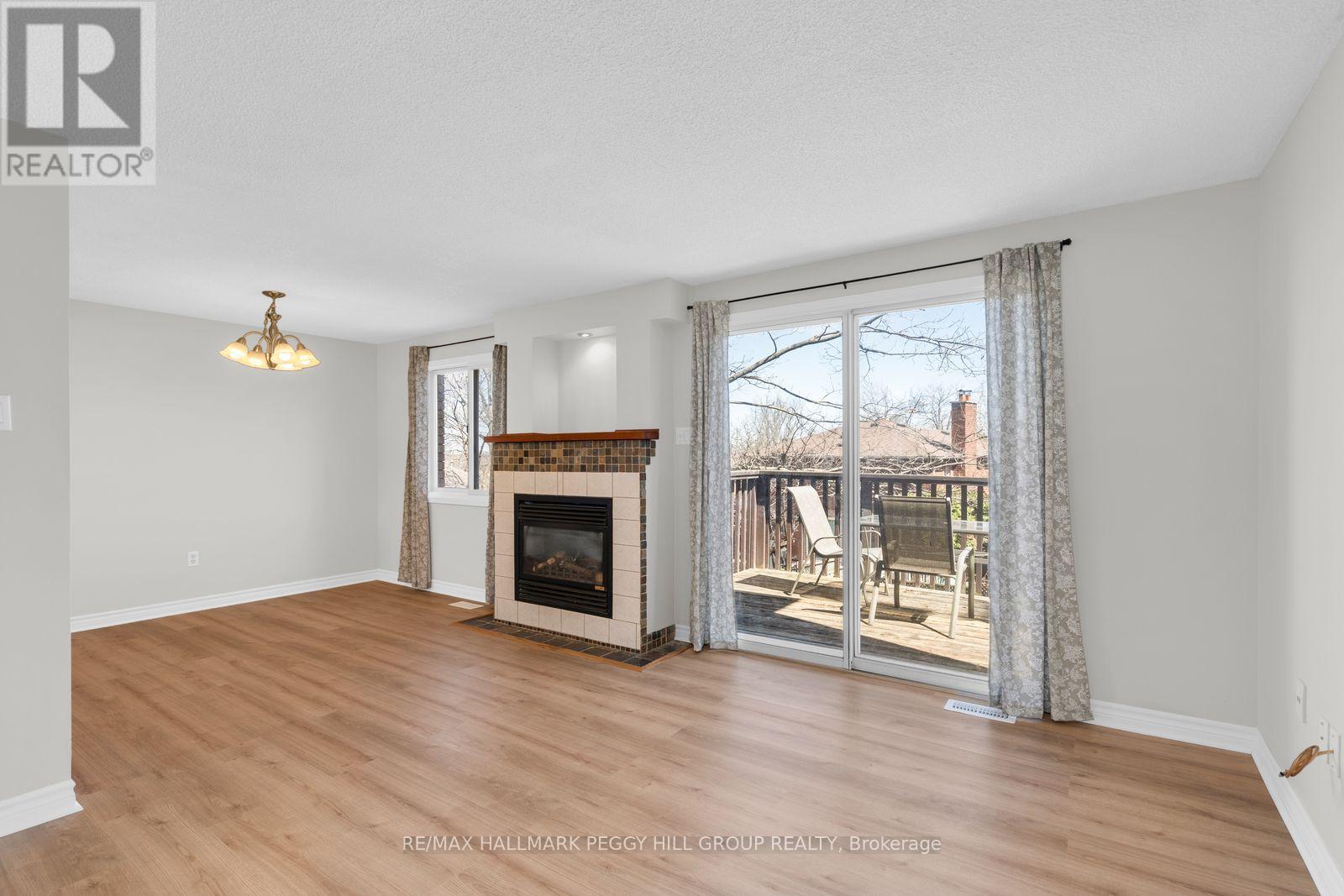 24 Geddes Crescent, Barrie, Ontario  L4N 7B2 - Photo 2 - S13162480