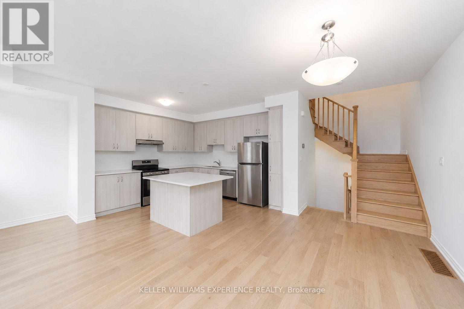 123 Pearen Lane, Barrie, Ontario  L9J 1A5 - Photo 7 - S13162508