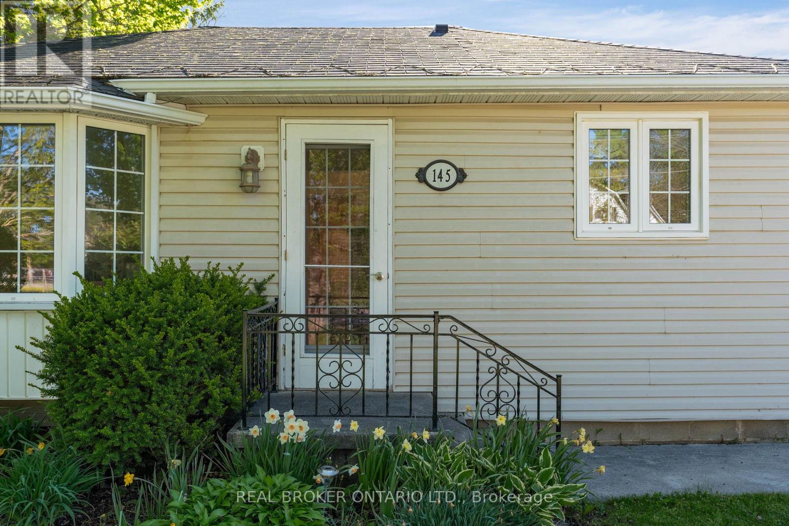 145 Collingwood Street, Clearview (Creemore), Ontario L0M 1G0 - Photo 3 - S13162540