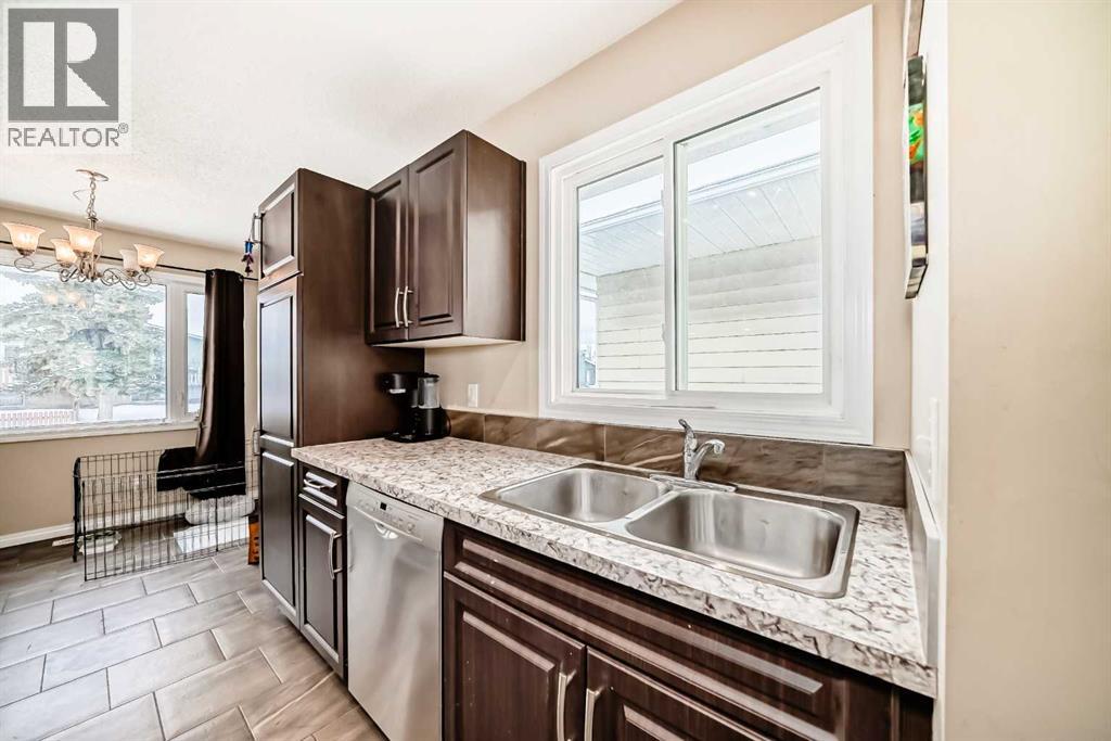 118 Dovertree Place SE, Calgary, Alberta  T2B 2K3 - Photo 9 - A2293269