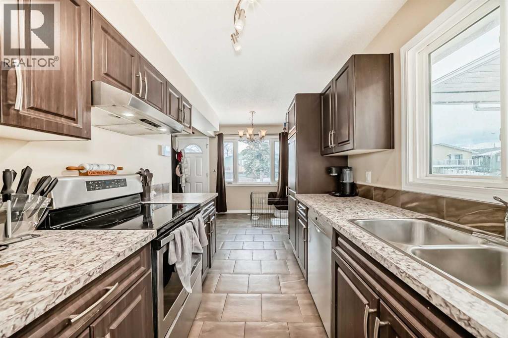 118 Dovertree Place SE, Calgary, Alberta  T2B 2K3 - Photo 10 - A2293269