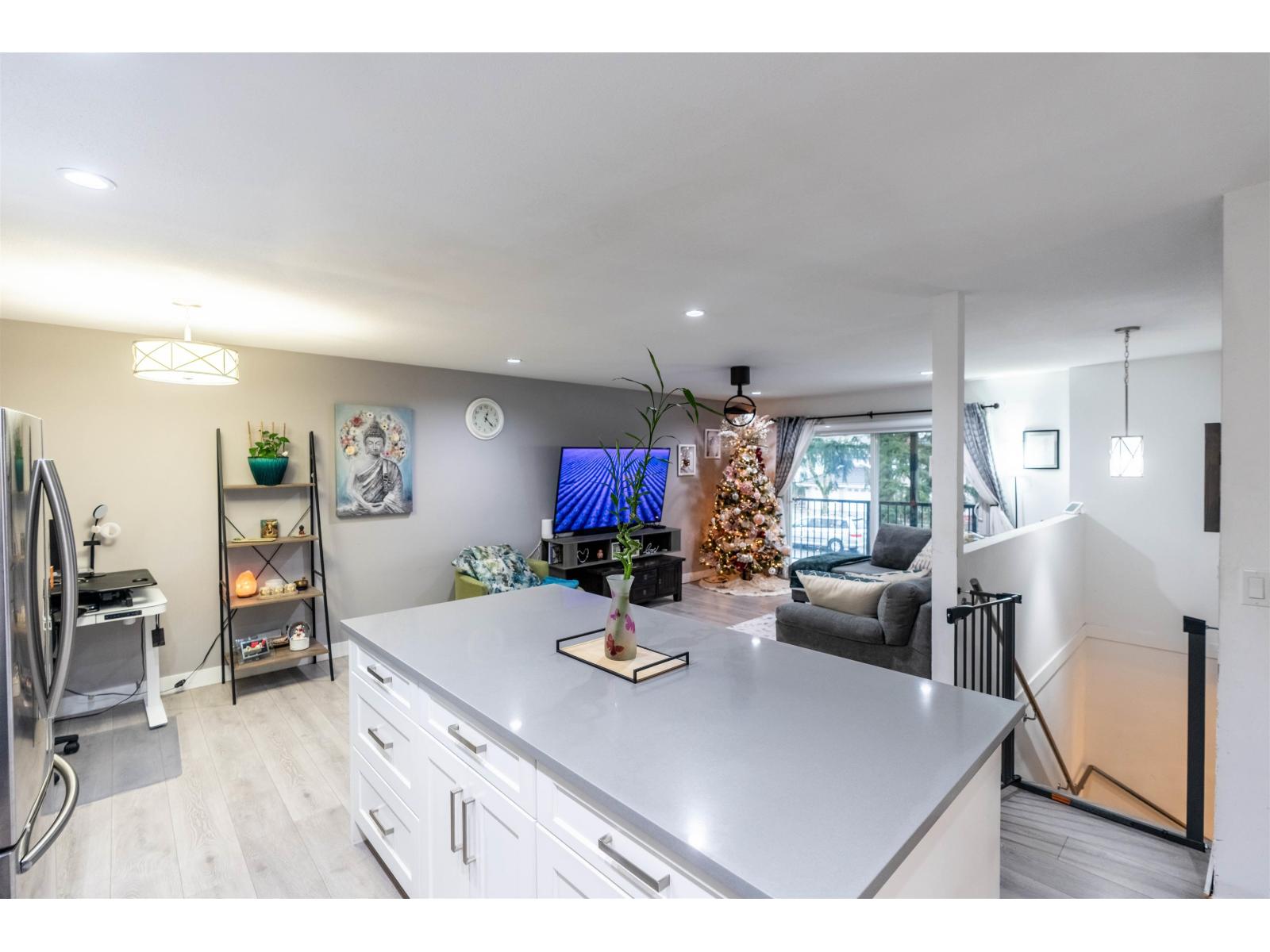 13933 90a Avenue, Surrey, British Columbia  V3V 6Z7 - Photo 4 - R3126730