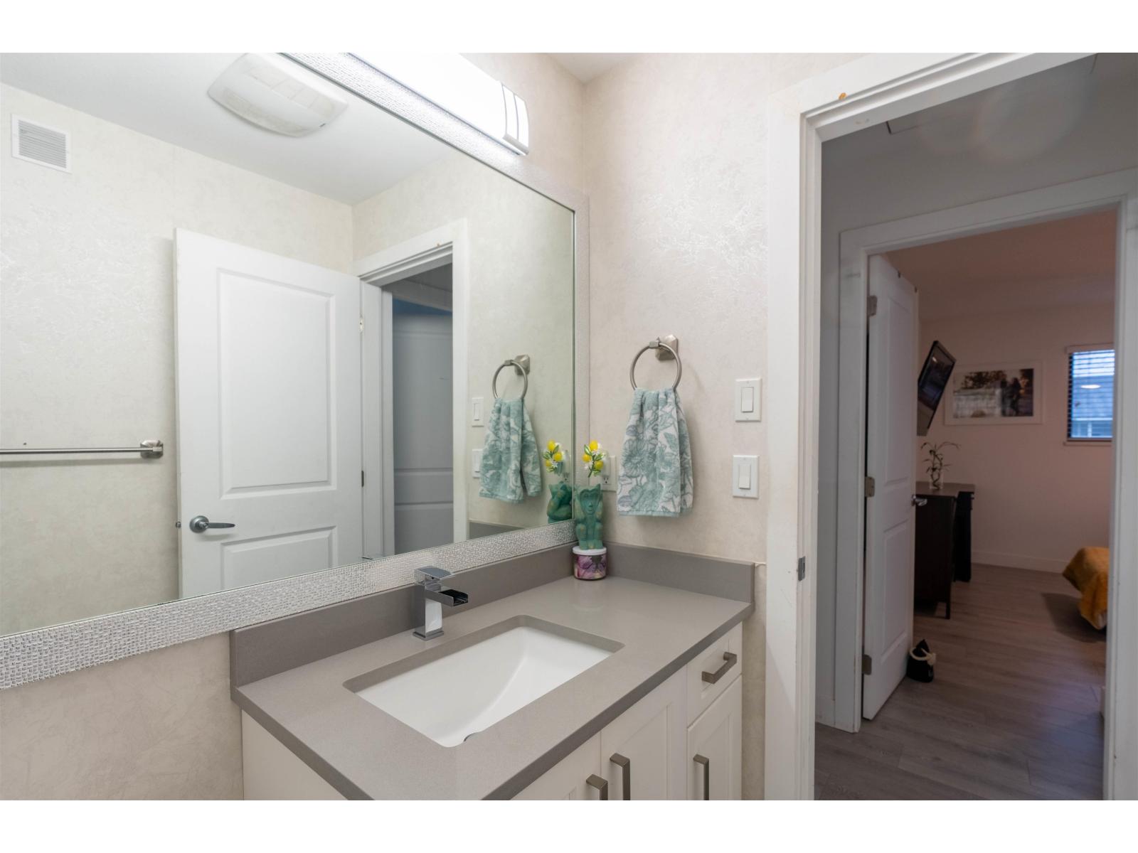 13933 90a Avenue, Surrey, British Columbia  V3V 6Z7 - Photo 16 - R3126730