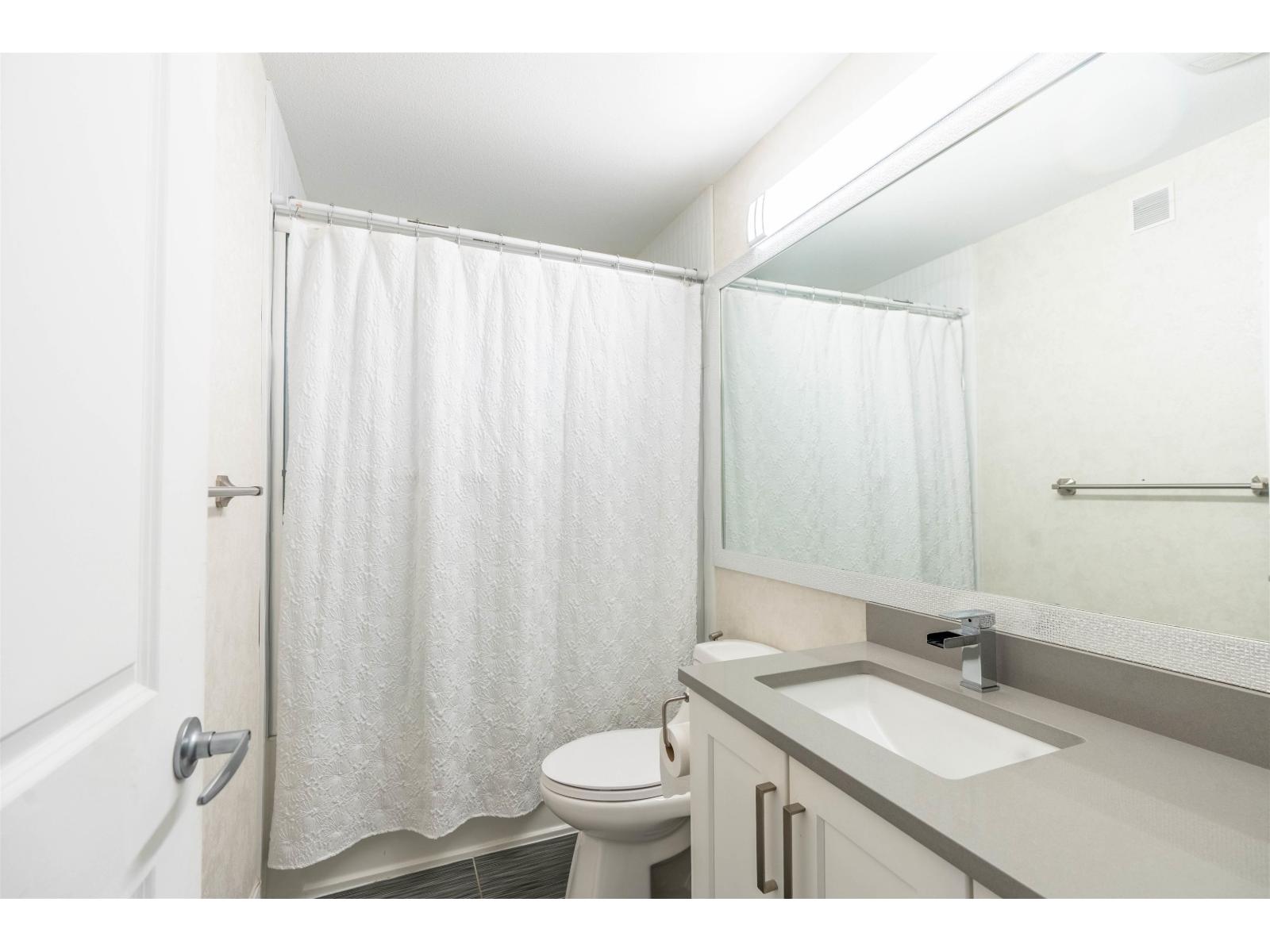 13933 90a Avenue, Surrey, British Columbia  V3V 6Z7 - Photo 15 - R3126730