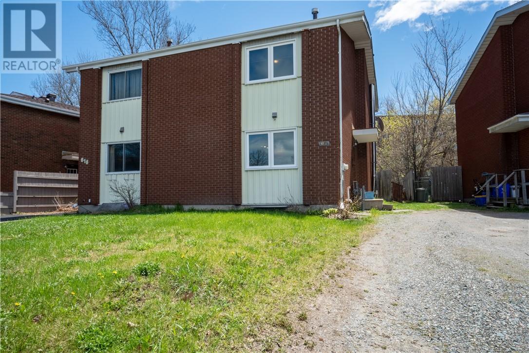 614 Greenbriar, Greater Sudbury, Ontario  P3B 3N8 - Photo 1 - 2127976
