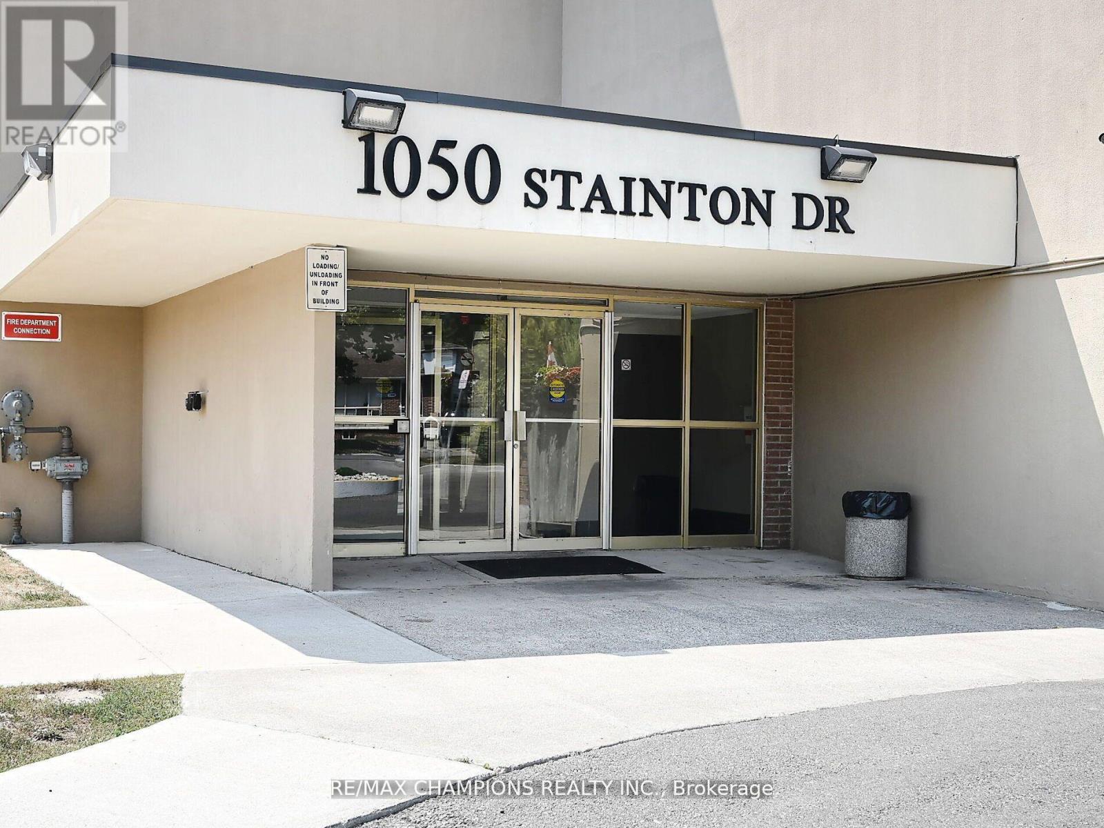 112 - 1050 Stainton Drive E, Mississauga, Ontario  L5C 2T7 - Photo 2 - W13162460