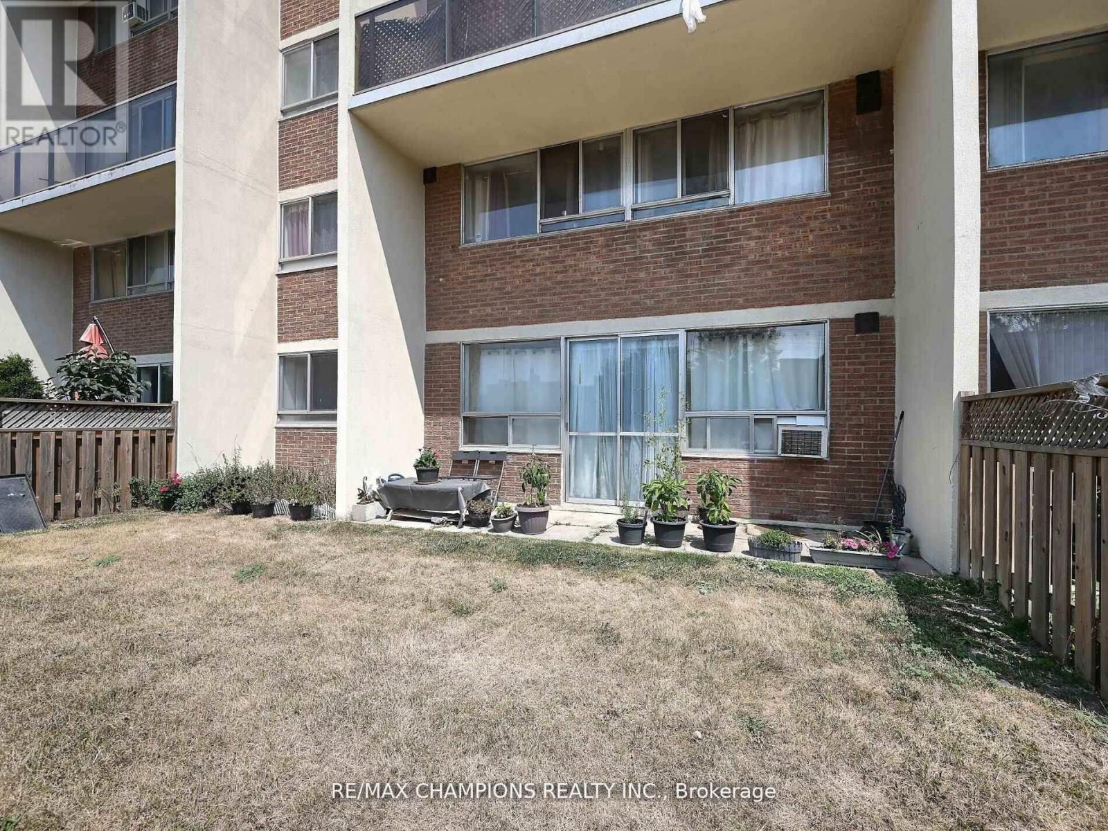112 - 1050 Stainton Drive E, Mississauga, Ontario  L5C 2T7 - Photo 3 - W13162460