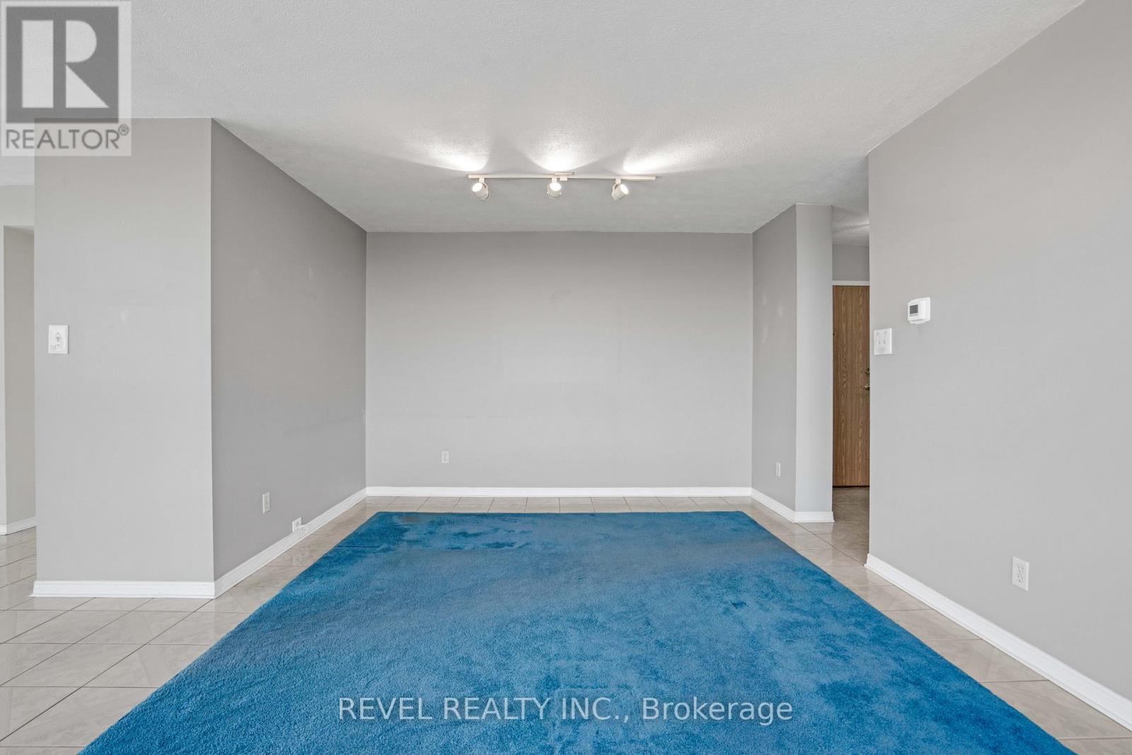403 - 1360 Rathburn Road E, Mississauga, Ontario  L4W 4H4 - Photo 3 - W13162512