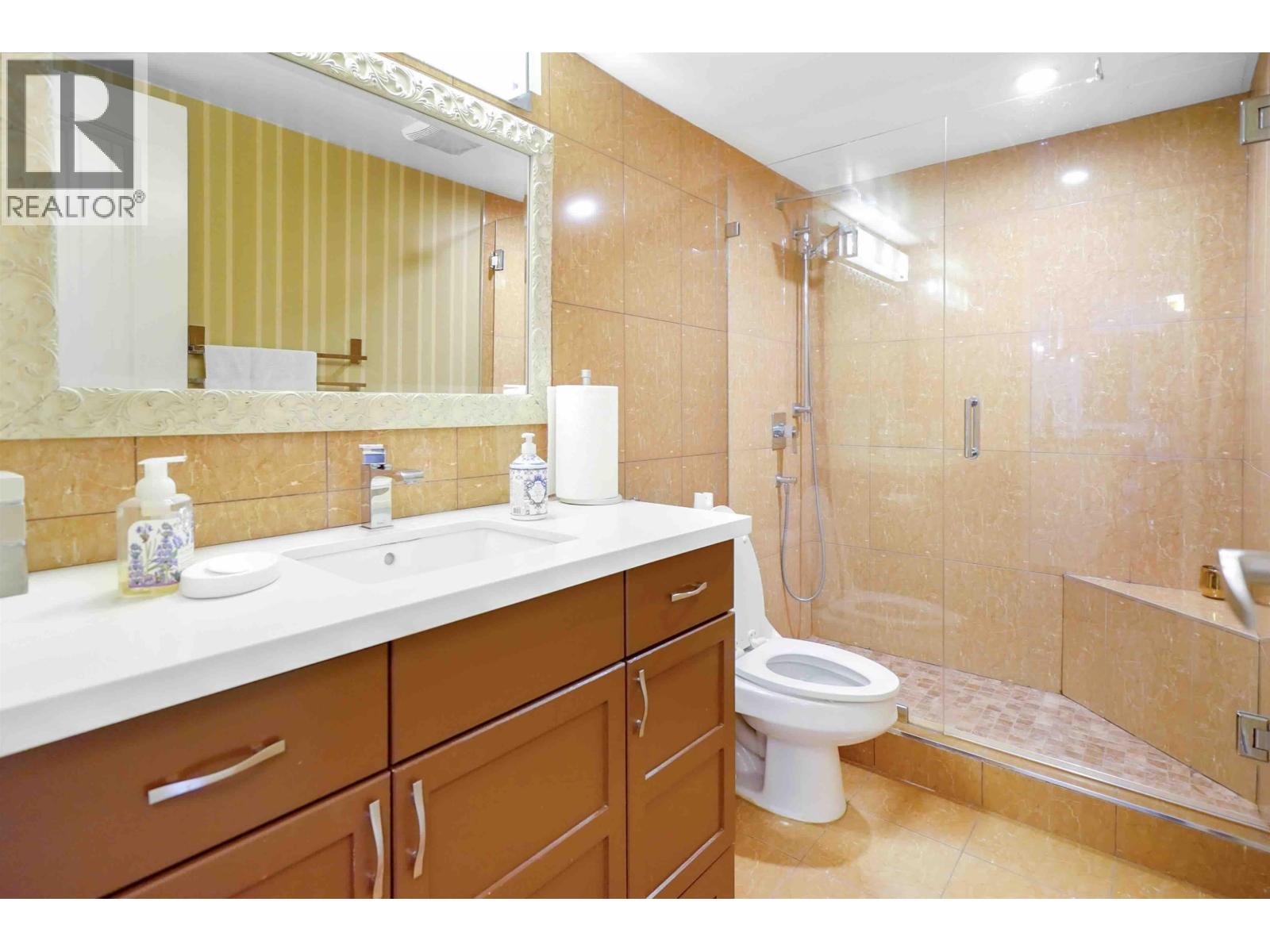 306 2020 Fullerton Avenue, North Vancouver, British Columbia  V7P 3G3 - Photo 12 - R3084230