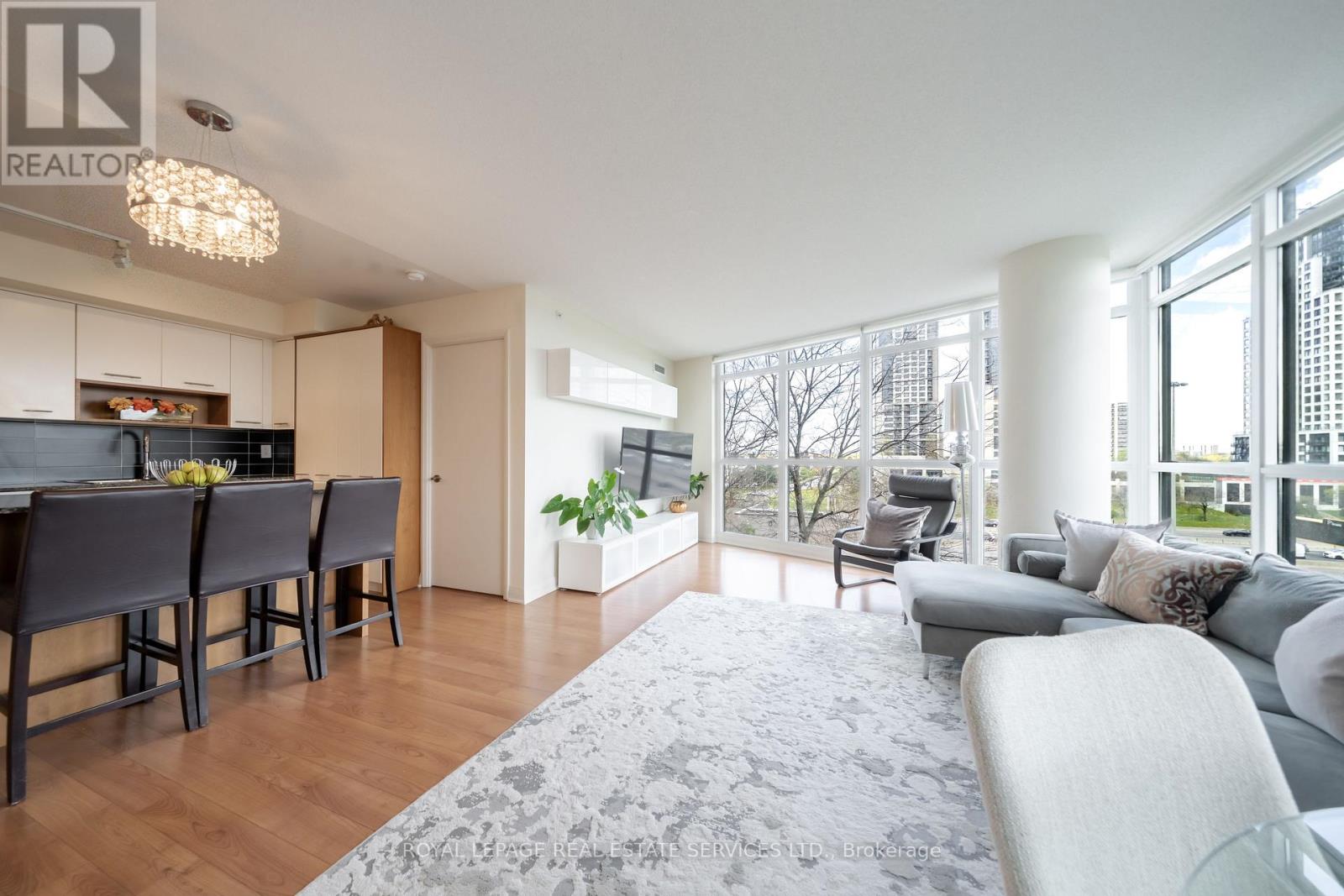 607 - 1 VALHALLA INN ROAD, Toronto, Ontario