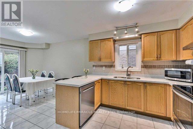 34 Ridgemore Crescent, Brampton, Ontario  L7A 2L4 - Photo 5 - W13162566