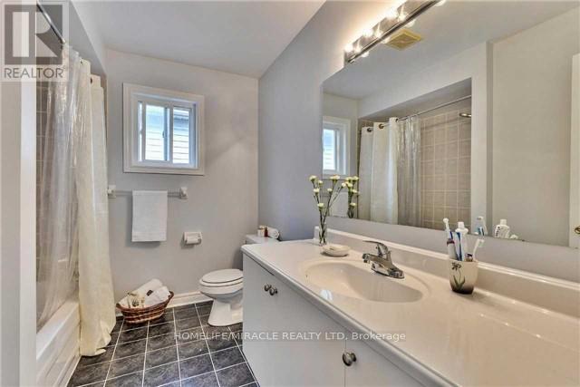 34 Ridgemore Crescent, Brampton, Ontario  L7A 2L4 - Photo 7 - W13162566