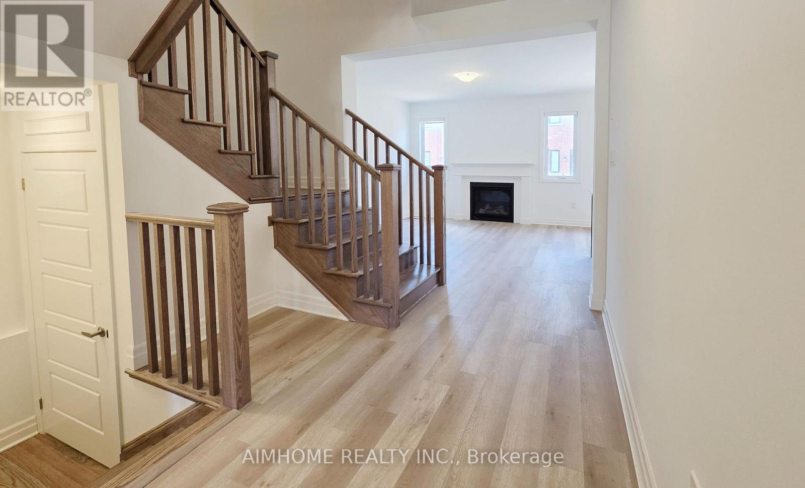 1195 Tanbark Avenue, Oakville, Ontario  L6H 3X1 - Photo 3 - W13162574