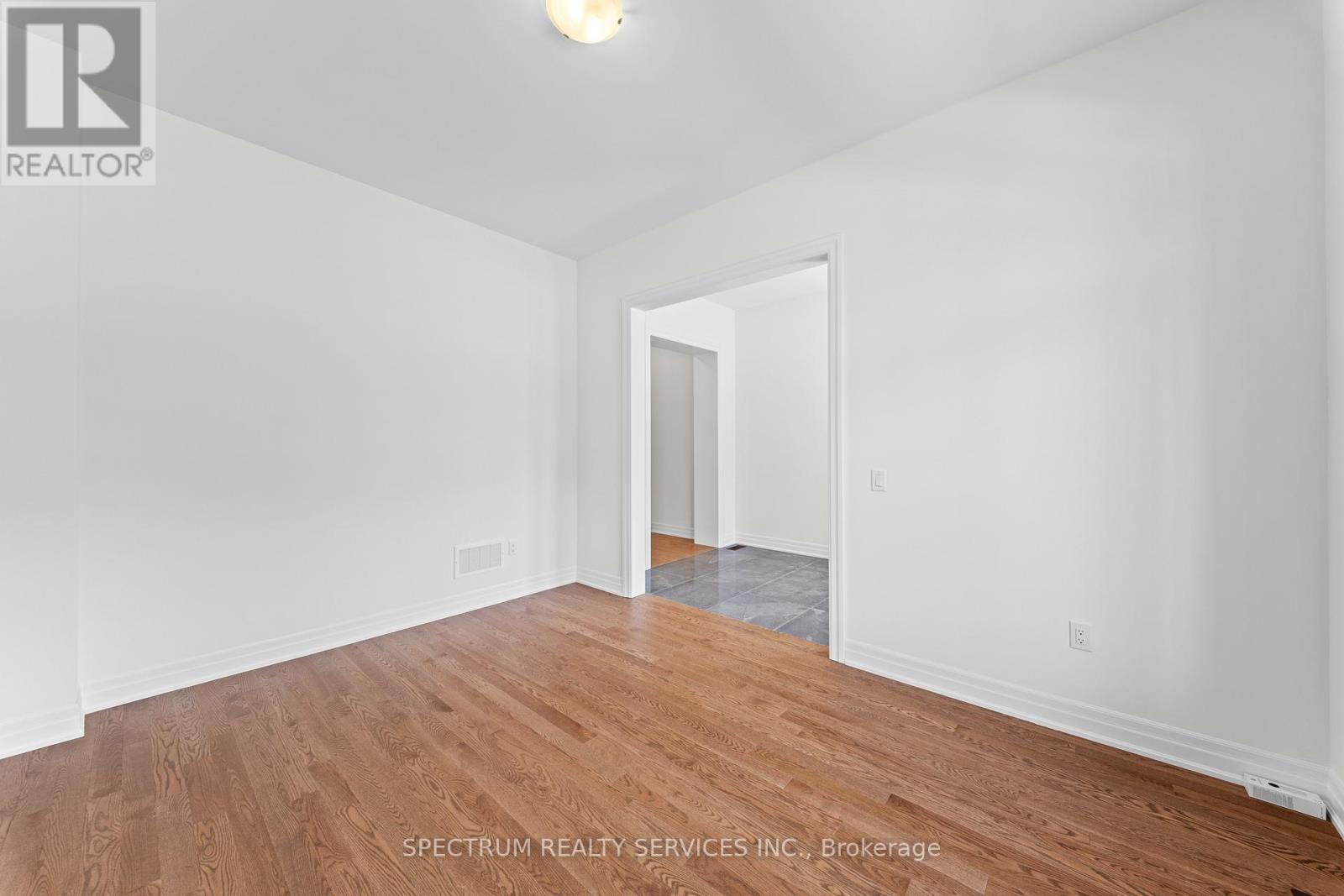 17 Mosswood Trail, Brampton, Ontario  L6P 4E7 - Photo 5 - W13162584