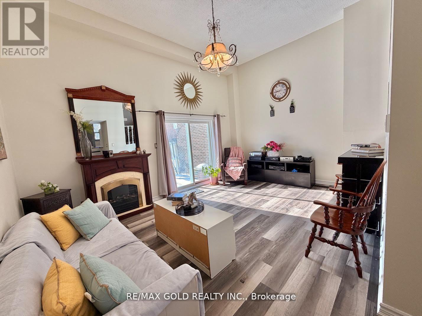 26 - 7707 Darcel Avenue, Mississauga, Ontario  L4T 3W9 - Photo 8 - W13162586
