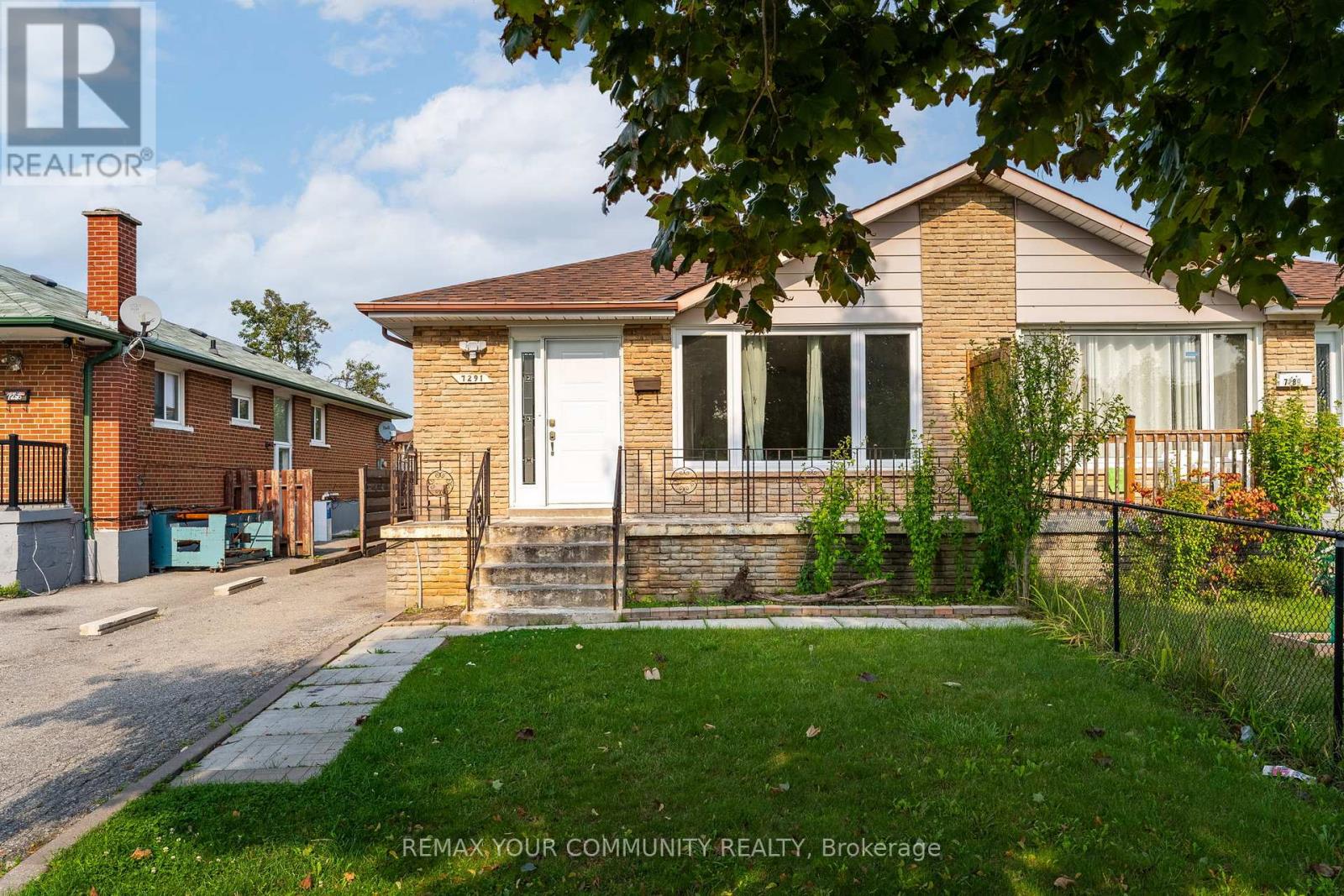 Main - 7291 Vernor Drive, Mississauga, Ontario  L4T 2P5 - Photo 2 - W13162604