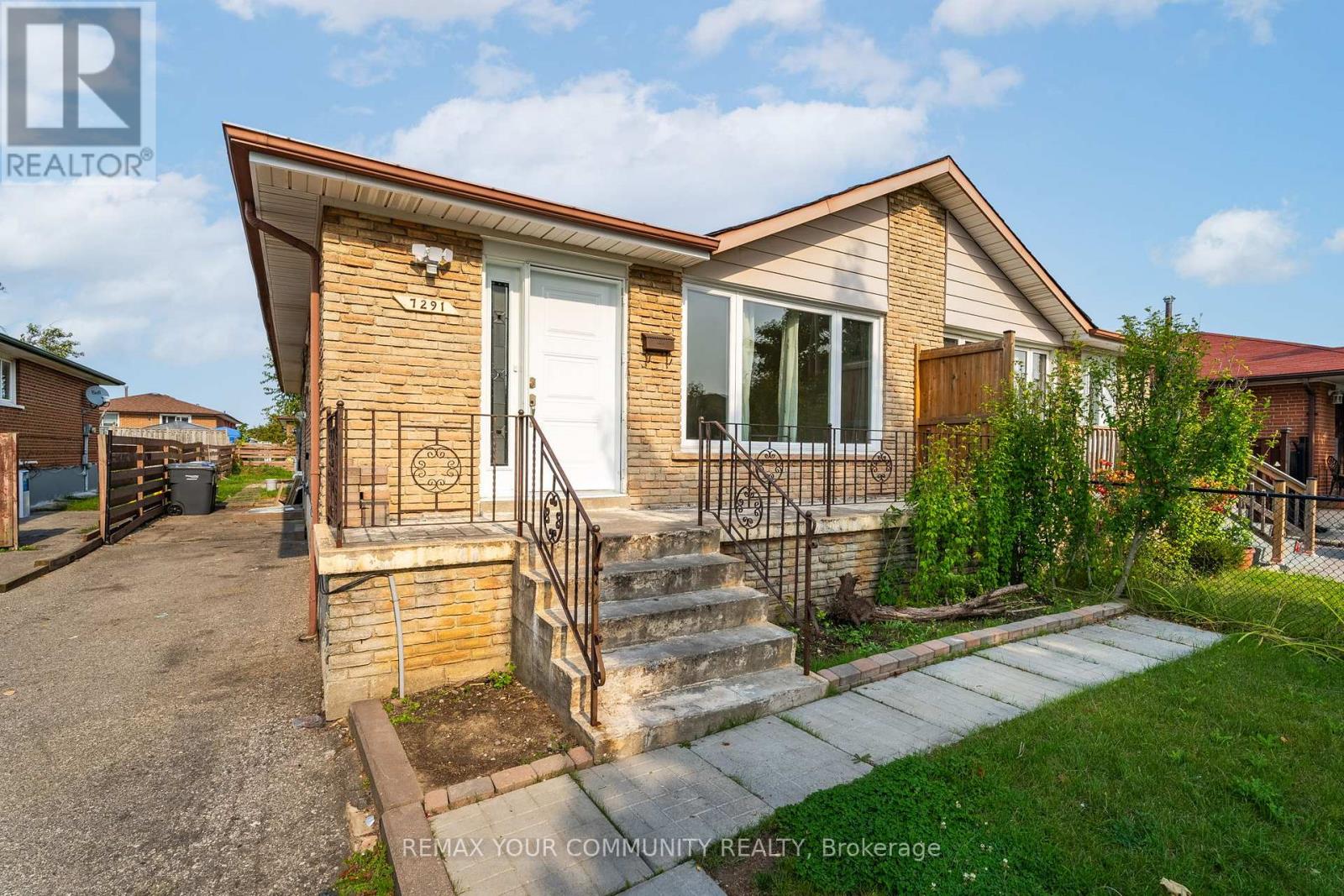 Main - 7291 Vernor Drive, Mississauga, Ontario  L4T 2P5 - Photo 4 - W13162604