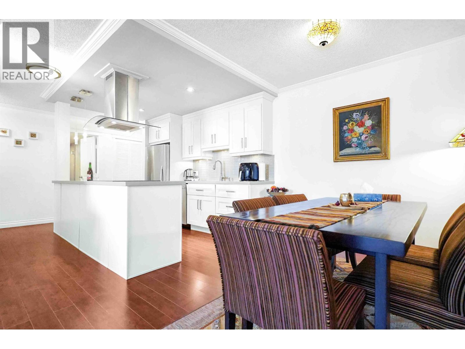 306 2020 Fullerton Avenue, North Vancouver, British Columbia  V7P 3G3 - Photo 5 - R3084230