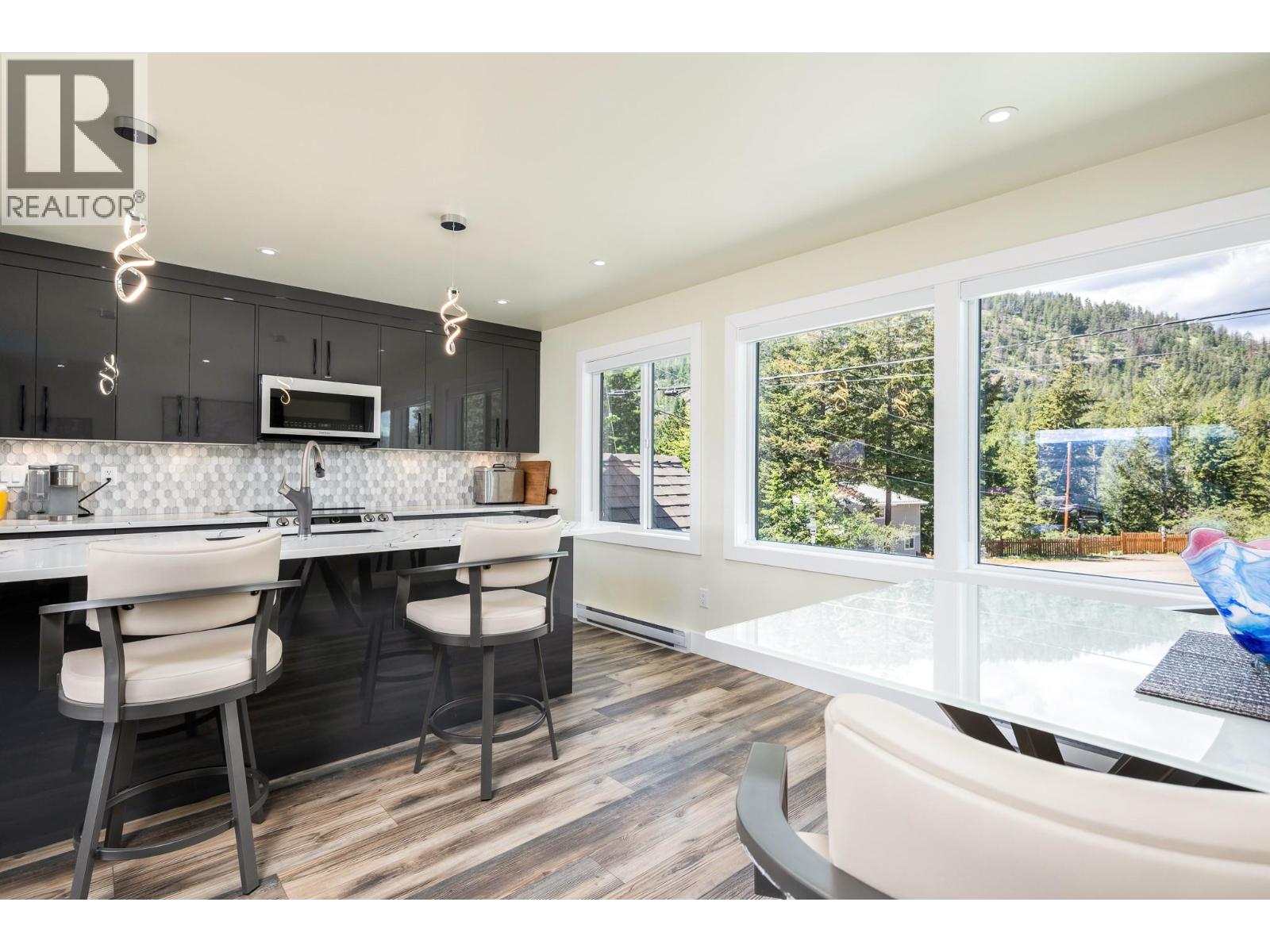 66 Crown Crescent, Vernon, British Columbia  V1H 2C3 - Photo 3 - 10385693