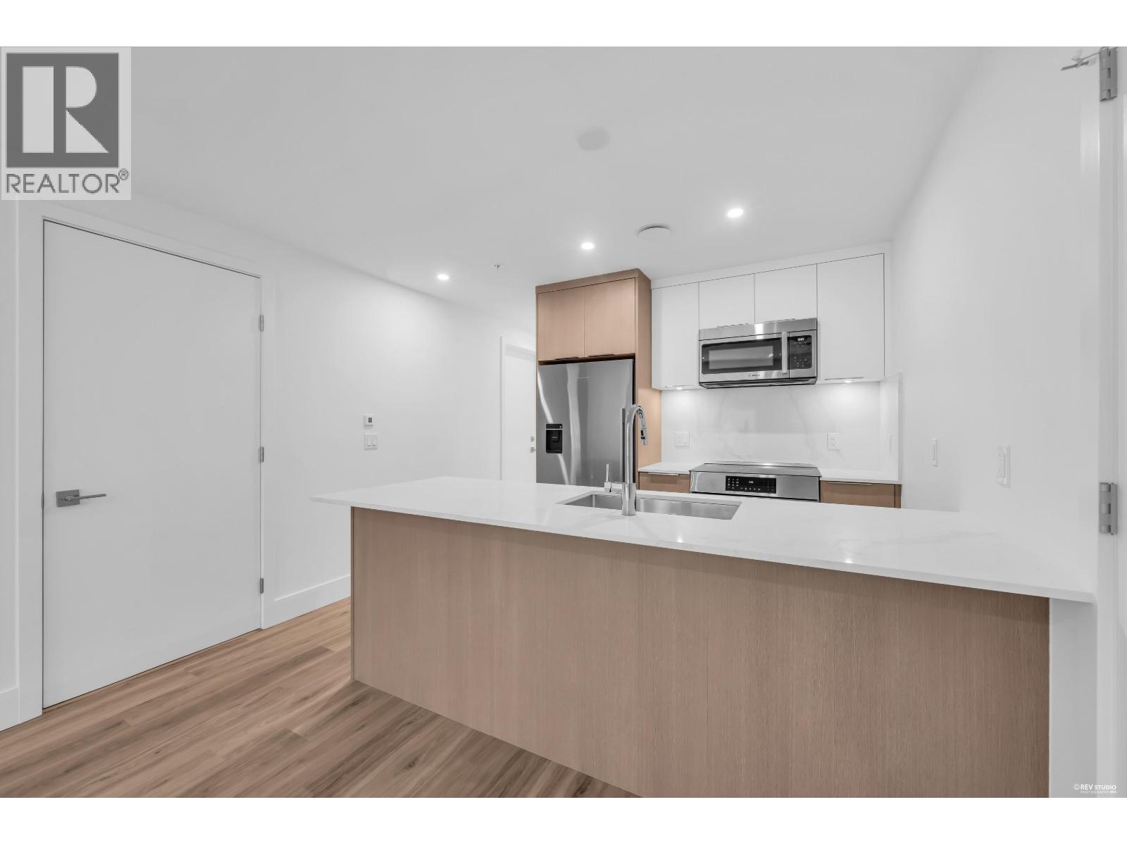 104 2250 E 1st Avenue, Vancouver, British Columbia  V5N 1B6 - Photo 2 - R3126256