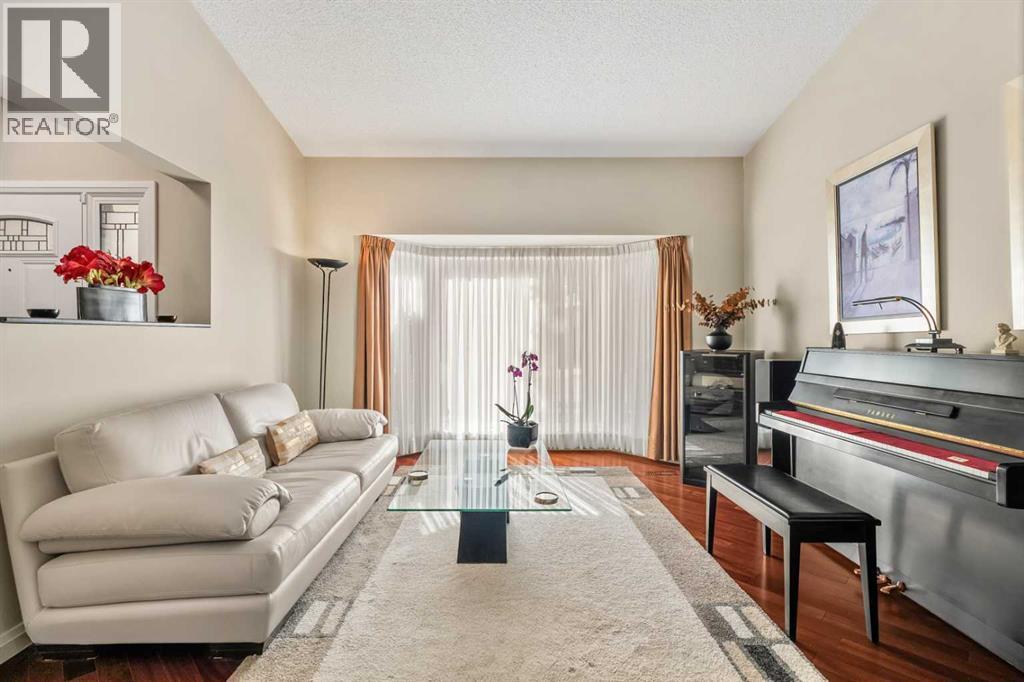 91 Sun Valley Drive SE, Calgary, Alberta  T2X 2B4 - Photo 3 - A2306764